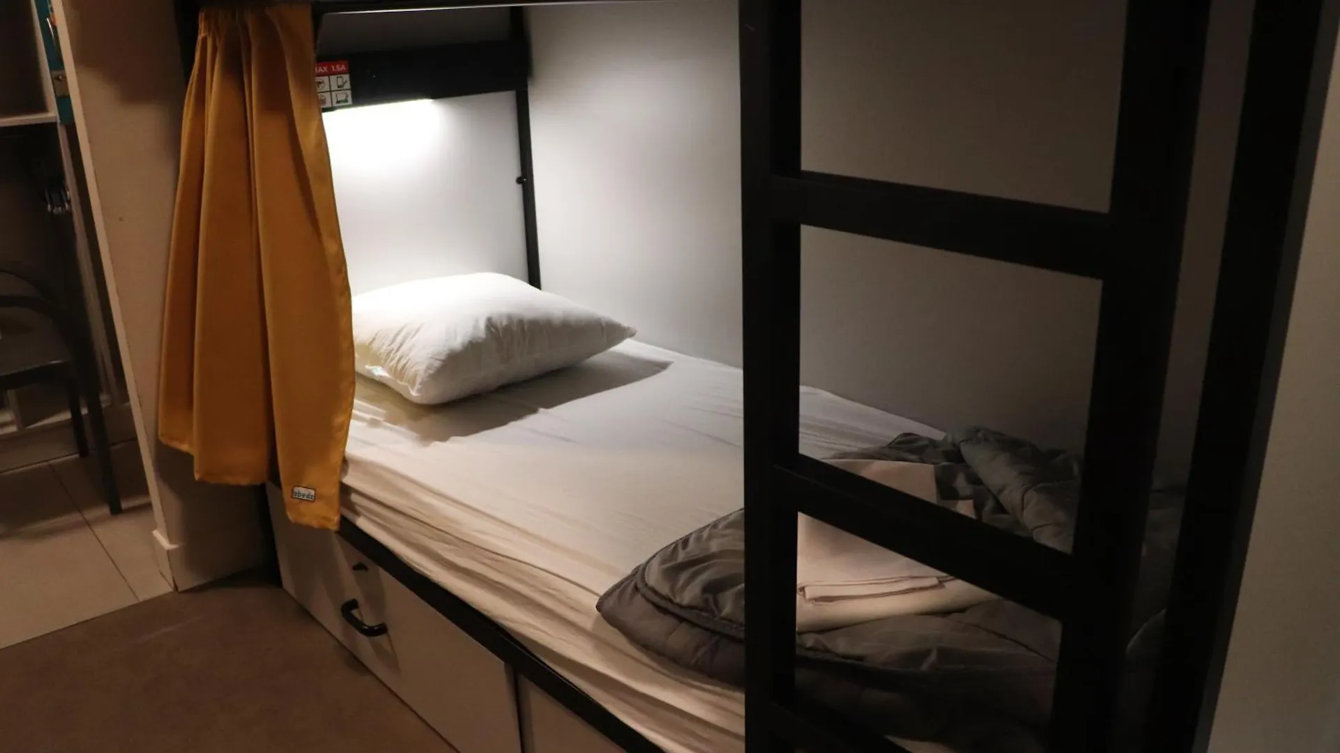 Hi Brussels Jacques Brel Hostel Bélgica